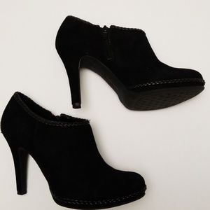 Heeled ankle booties